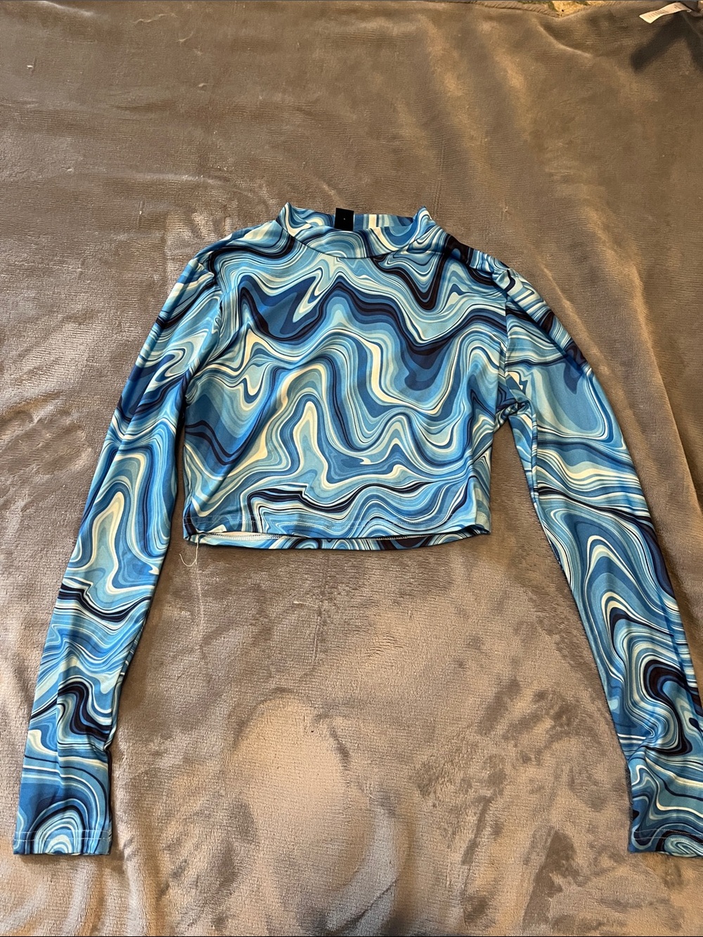SHEIN Blue Swirl Long-Sleeve Crop Top